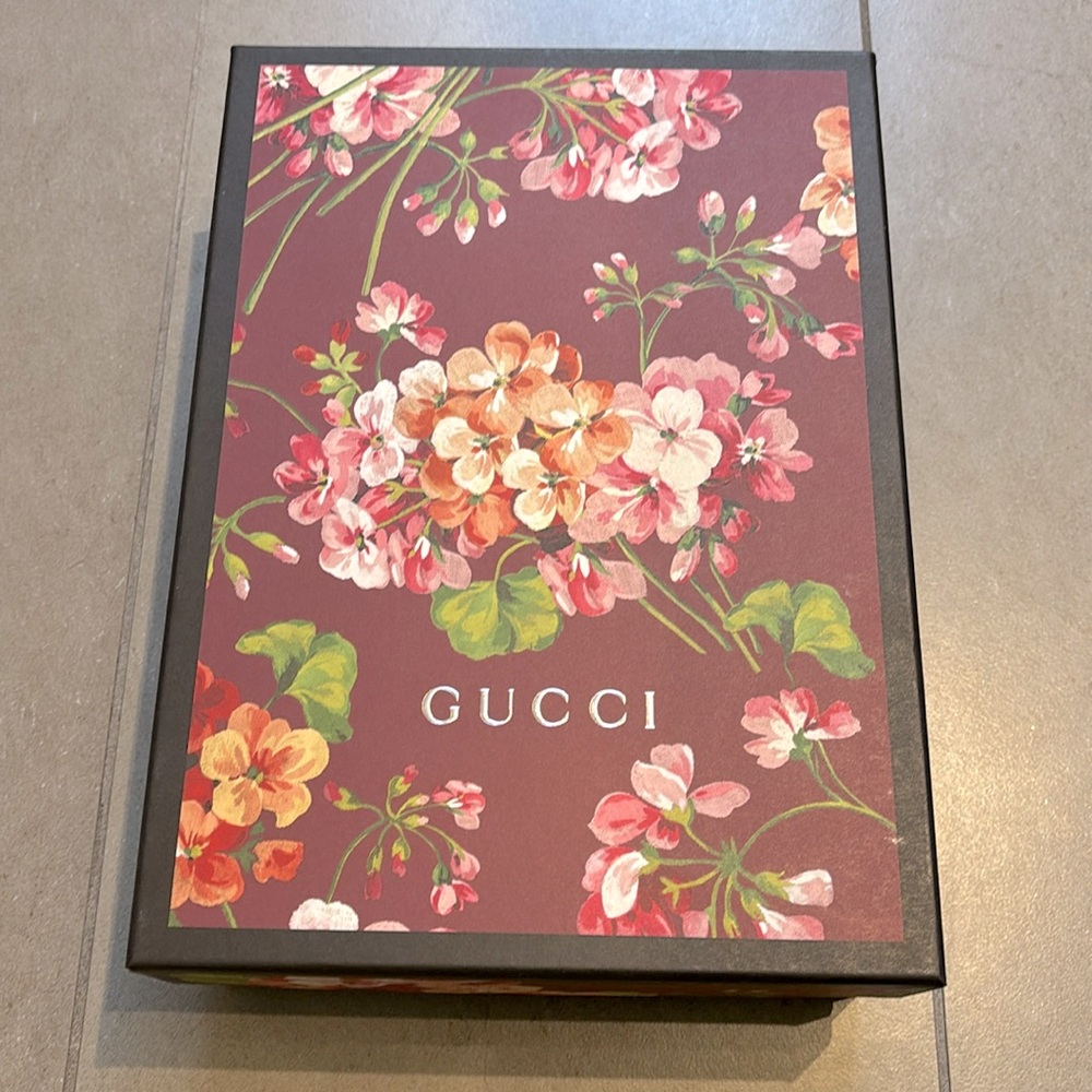 Gucci gift box